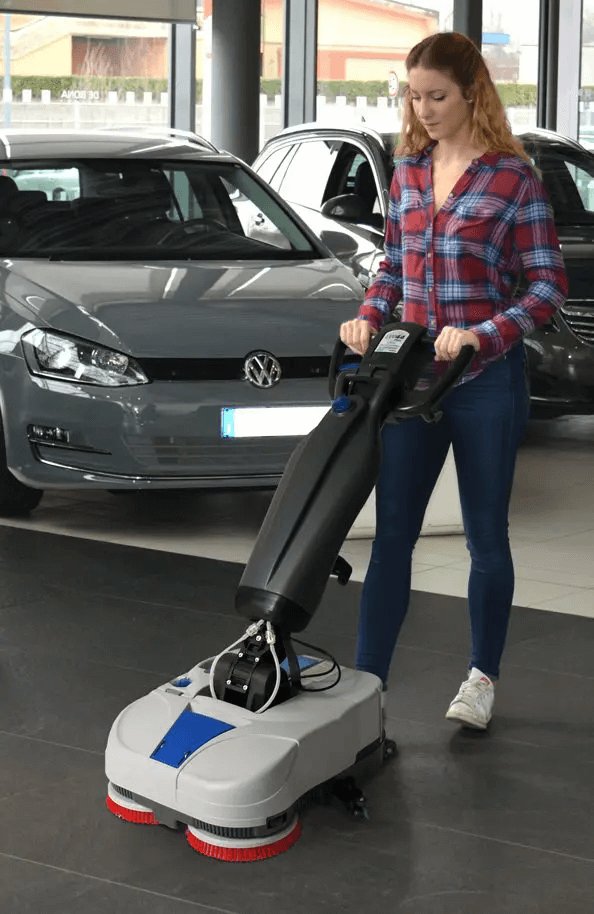 Lindhaus Flexy Battery-Powered Floor Scrubber LW44